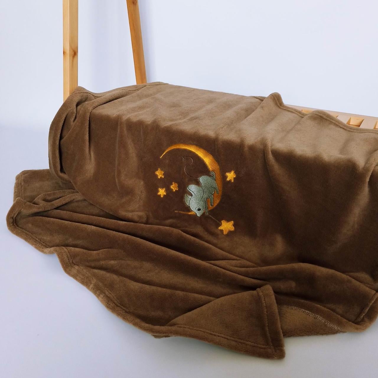 Плед детский Penetka с вышивкой Мышонок на луне велсофт 100x90 см Коричневый (6494.95.85.183.2)