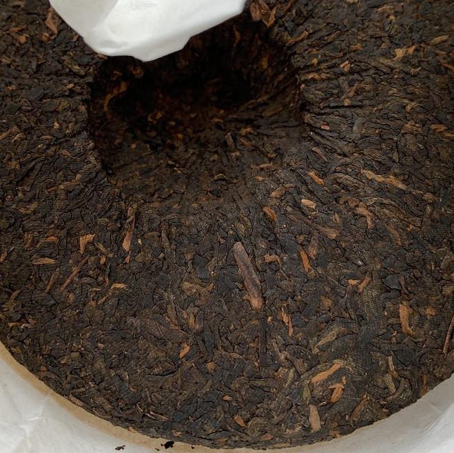 Чай Шу пуэр Menghai Xiao Gong 2015 года блин 100 г - фото 3 Чай Шу пуэр Menghai Xiao Gong 2015 года блин 100 г - фото 3