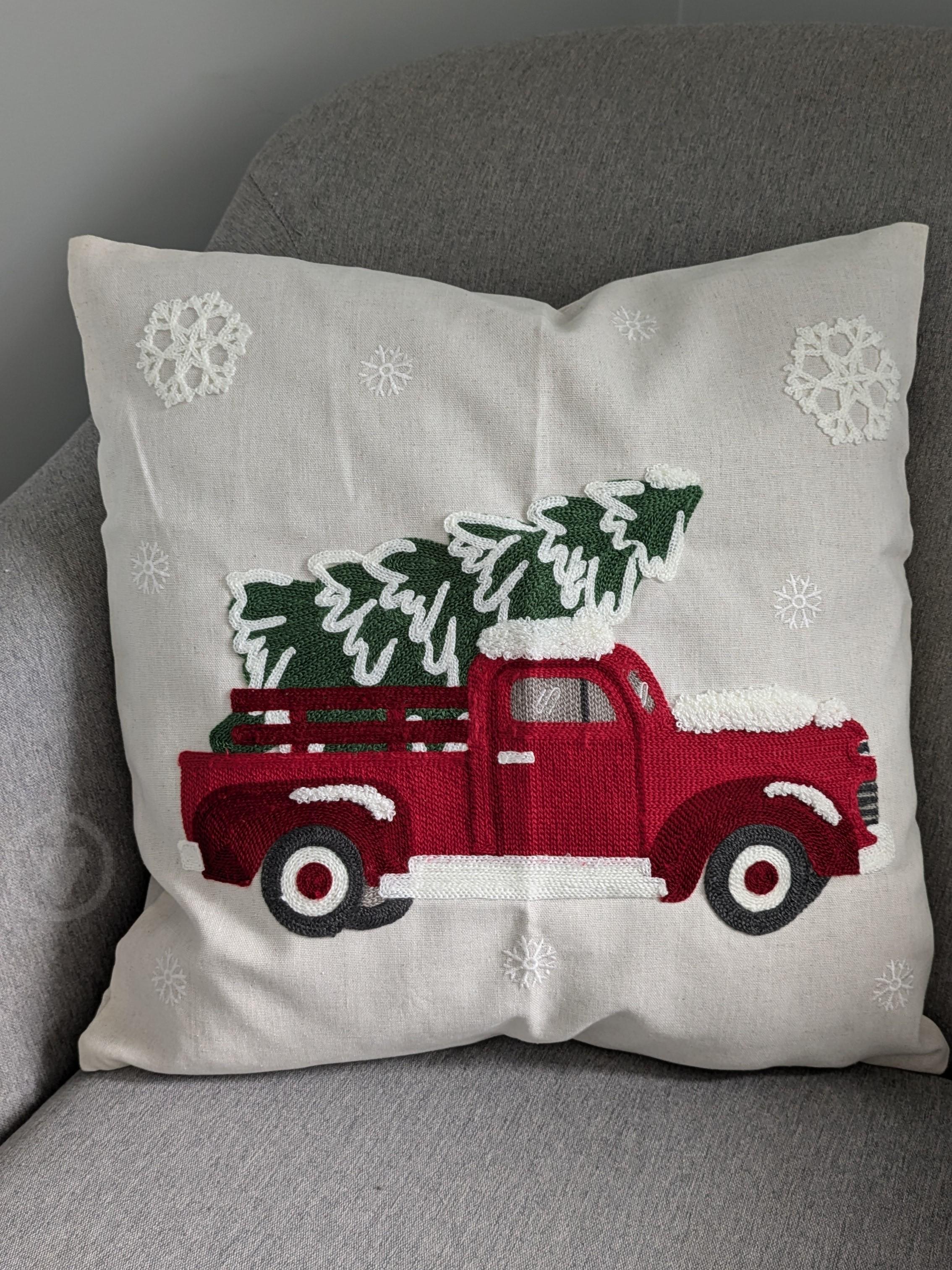 Набір наволочок новорічних Автомобіль і Гномик з вибитим малюнком 45х45 см (29514492) - фото 2