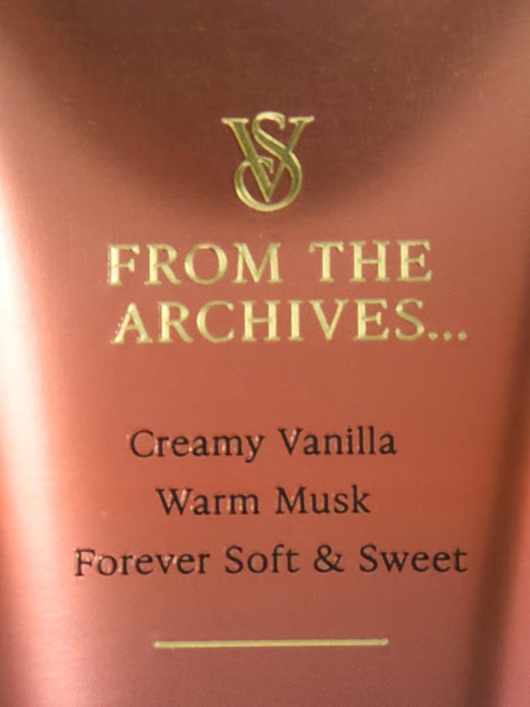 Лосьйон для тіла Victoria's Secret Vanilla Lace Fragrance Lotion 236 мл (26971704) - фото 2 Лосьйон для тіла Victoria's Secret Vanilla Lace Fragrance Lotion 236 мл (26971704) - фото 2