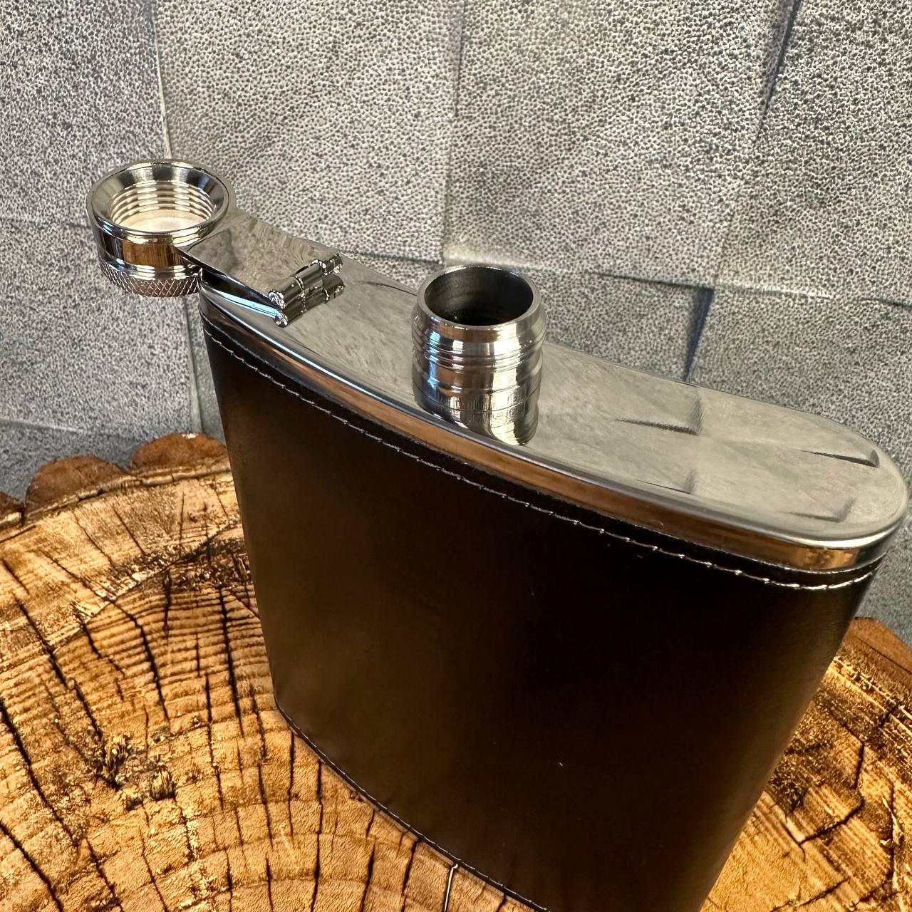 Фляга для алкоголя из нержавеющей стали в отделке из экокожи 530мл (61146) - фото 4 Фляга для алкоголя из нержавеющей стали в отделке из экокожи 530мл (61146) - фото 4