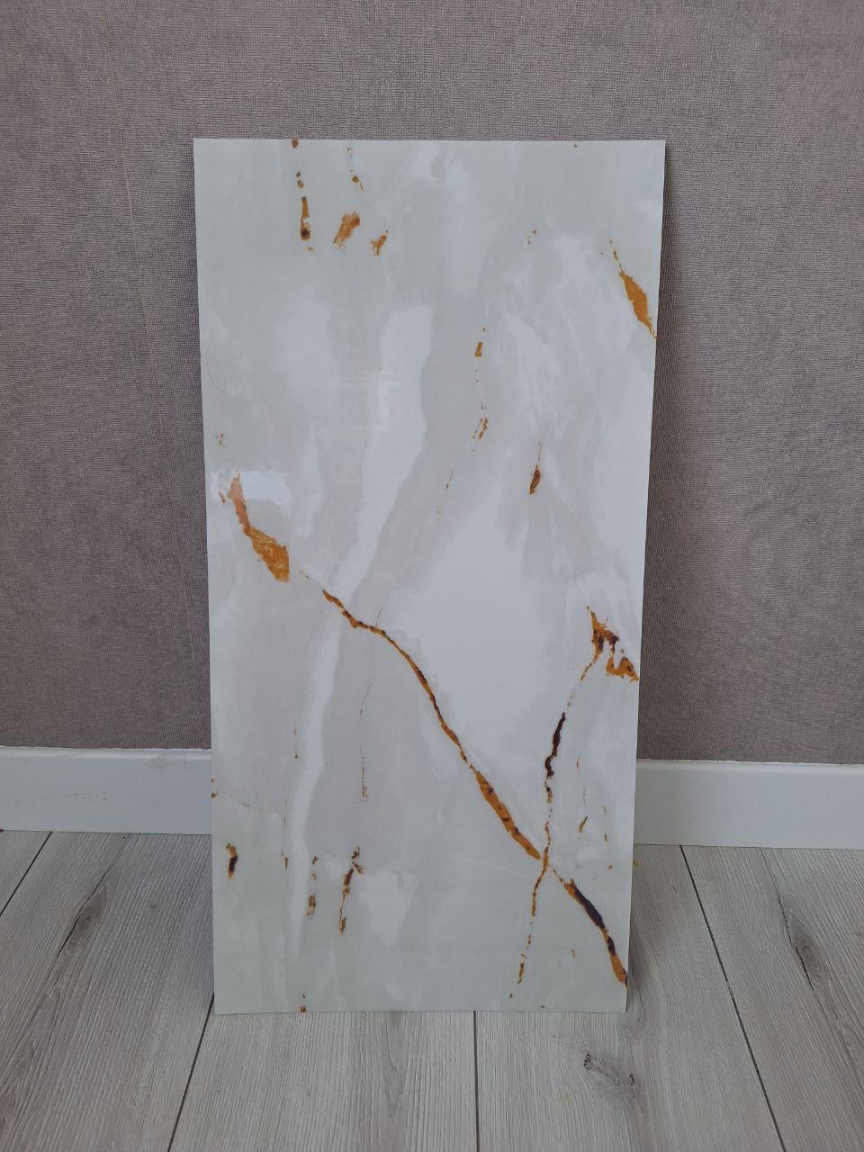 Плитка самоклеящаяся виниловая 600х300х2 мм (F62)