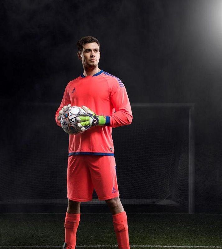 Футболка вратарская Select Brazil goalkeeper shirt на 14-16 лет Оранжевый (623200-002)