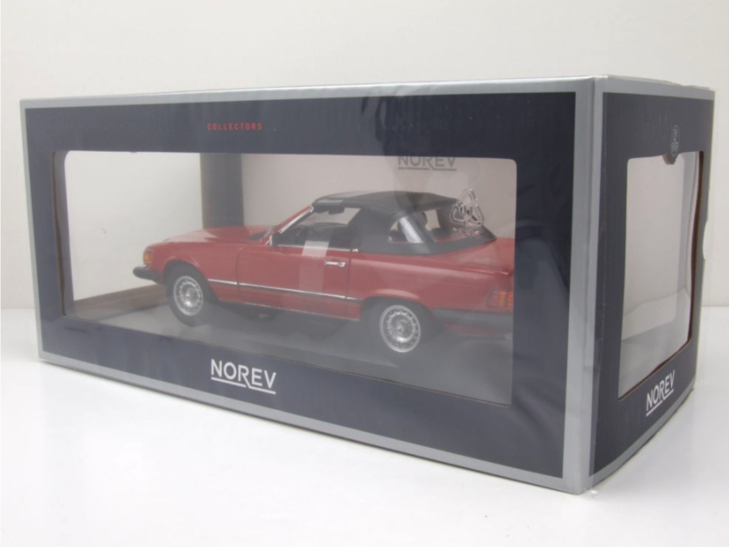 Модель автомобиля Norev 1:18 Mercedes-Benz 450 SL R107 1979 Red (183729) - фото 10 Модель автомобиля Norev 1:18 Mercedes-Benz 450 SL R107 1979 Red (183729) - фото 10