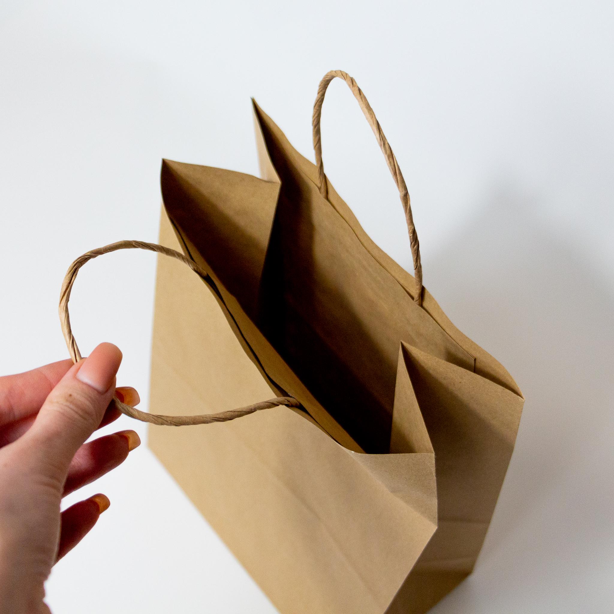 Пакет бумажный крафт с витыми ручками 220х120х290 мм 50 шт. - фото 9 Пакет бумажный крафт с витыми ручками 220х120х290 мм 50 шт. - фото 9