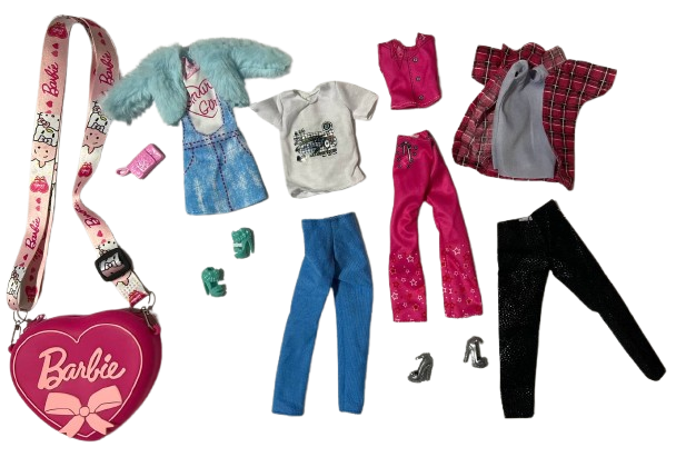 Набор одежды для кукол типа Барби в сумочке (1339)