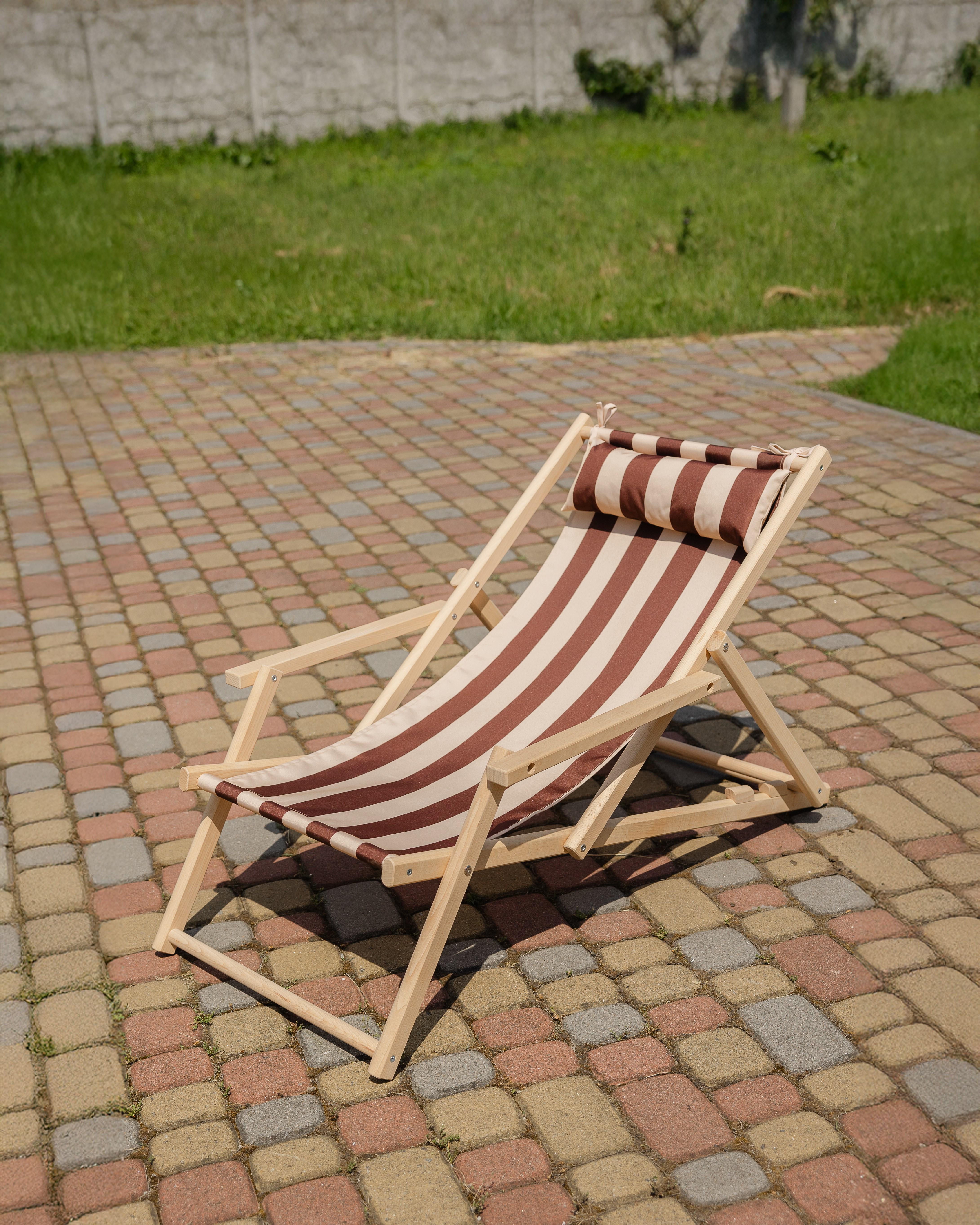 Шезлонг дерев'яний розкладний XRmaster з підлокітниками та підголовником Коричнево-білий (0002248) - фото 1 Шезлонг дерев'яний розкладний XRmaster з підлокітниками та підголовником Коричнево-білий (0002248) - фото 1