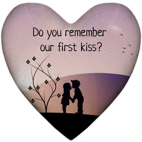 Подушка сердце "Do you remember our first kiss?" 37x37 см (4PS_15L047) Подушка сердце "Do you remember our first kiss?" 37x37 см (4PS_15L047)