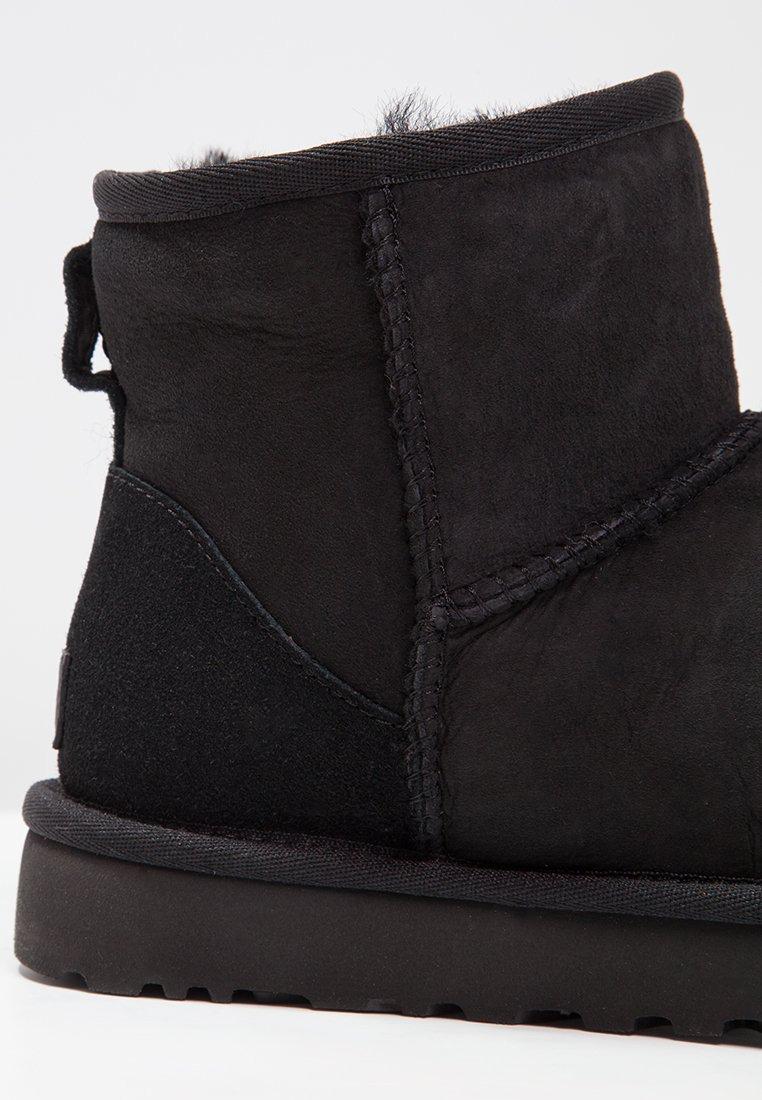 Уггі жіночі UGG Classic Mini II р. 39 Black (1016222) - фото 6