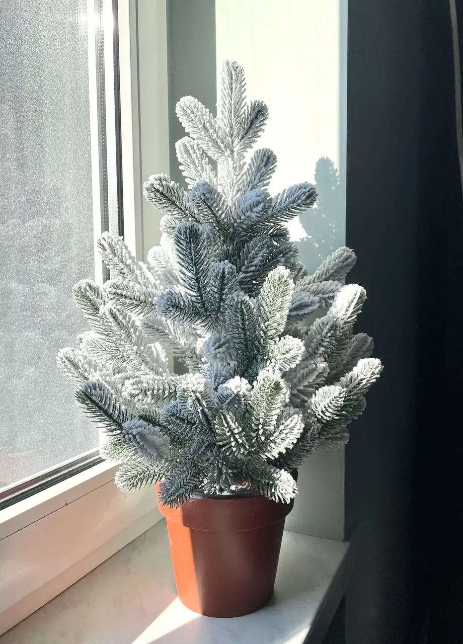 Елка новогодняя Traditional заснеженная литая в горшке 50 см (215N/50/GS)