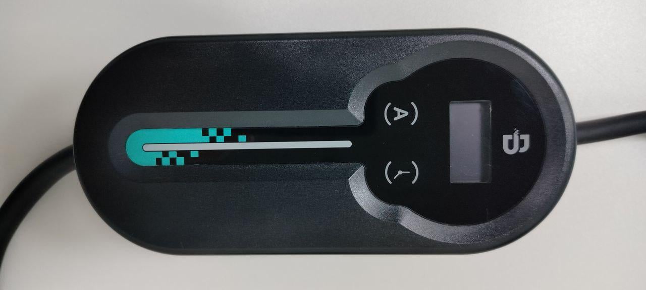 Зарядное устройство для электромобиля 3,7 кВт 16А OLED экран Type1 (J1772) - фото 6 Зарядное устройство для электромобиля 3,7 кВт 16А OLED экран Type1 (J1772) - фото 6