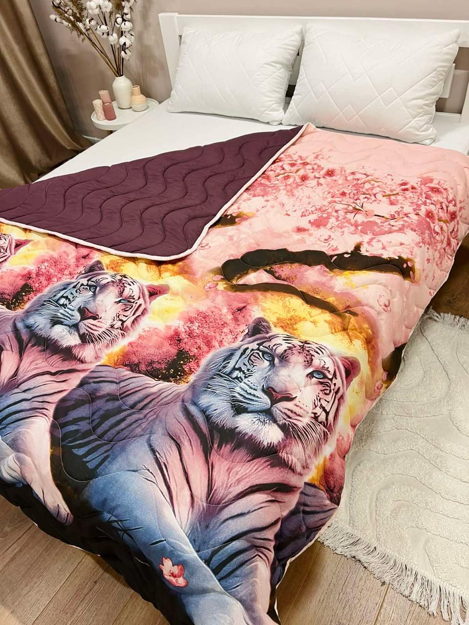 Одеяло летнее двухстороннее с рисунком полутораспальное 150x210 см Бордовый (27455709) - фото 3 Одеяло летнее двухстороннее с рисунком полутораспальное 150x210 см Бордовый (27455709) - фото 3