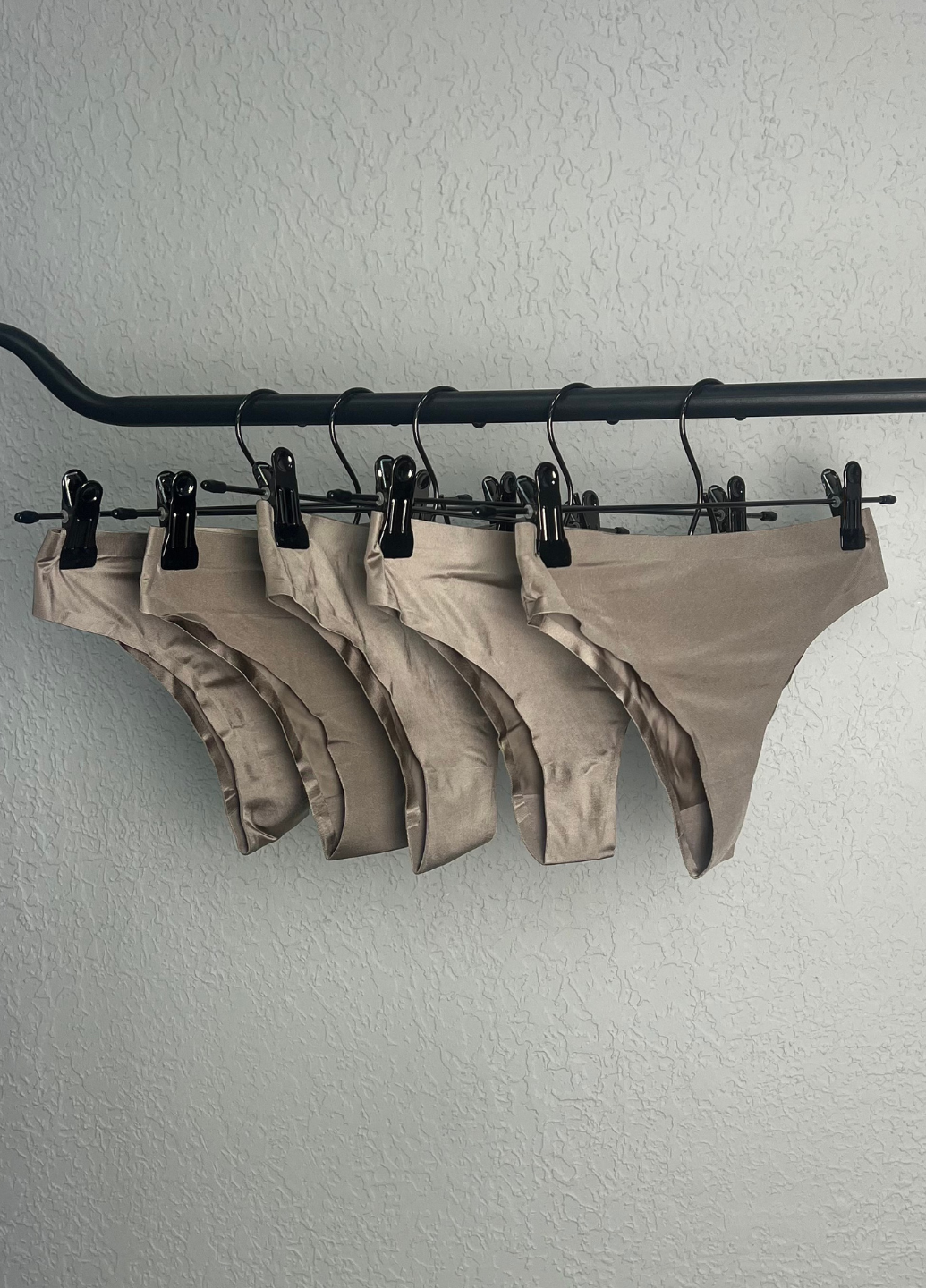 Набор женских трусиков бесшовных на каждый день бразилианы гладкие 5 шт. M Мокко (NB55013/5/M) Набор женских трусиков бесшовных на каждый день бразилианы гладкие 5 шт. M Мокко (NB55013/5/M)