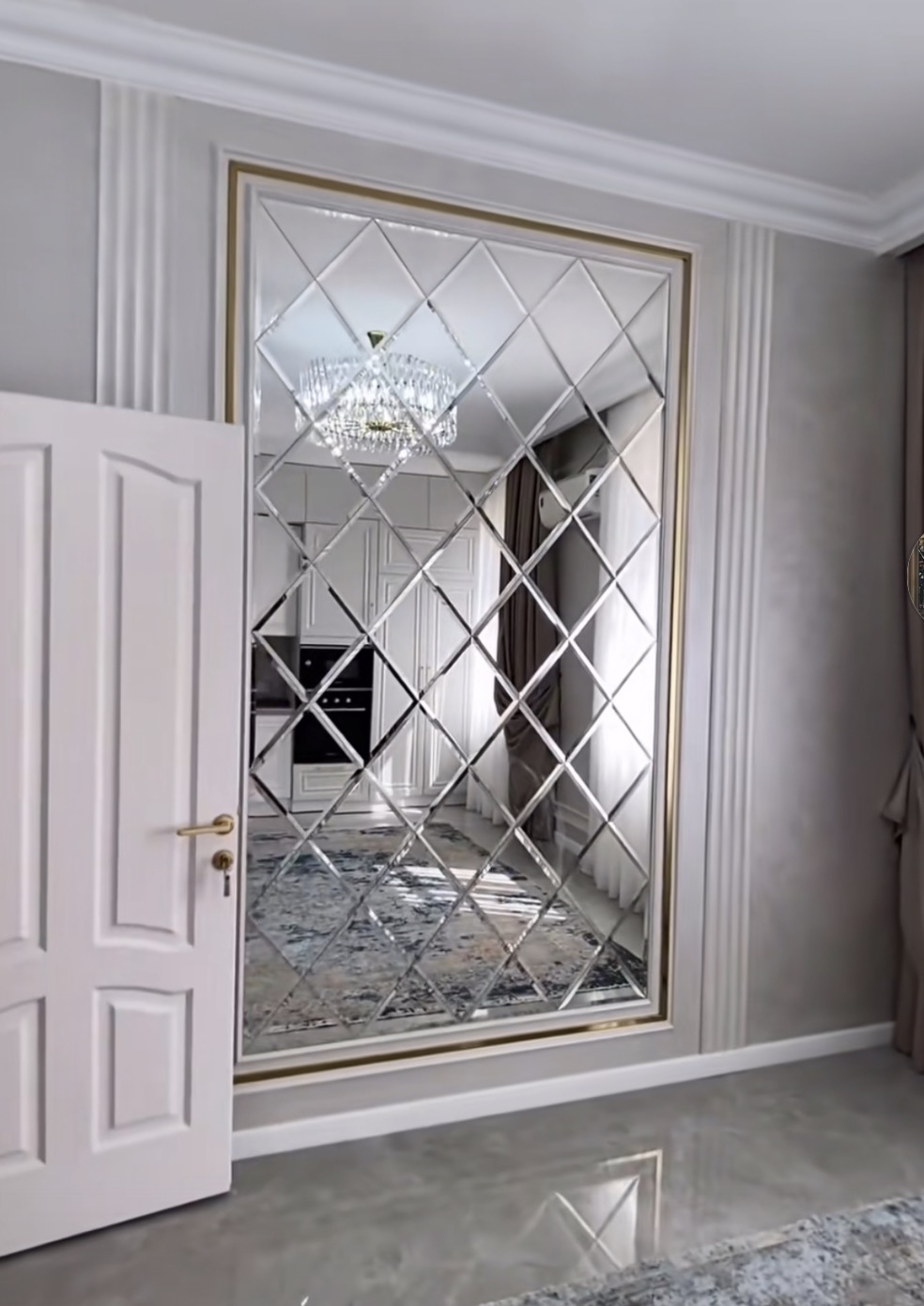 Плитка-панно дзеркальна YUF_GLASS 1700х700 мм (240)