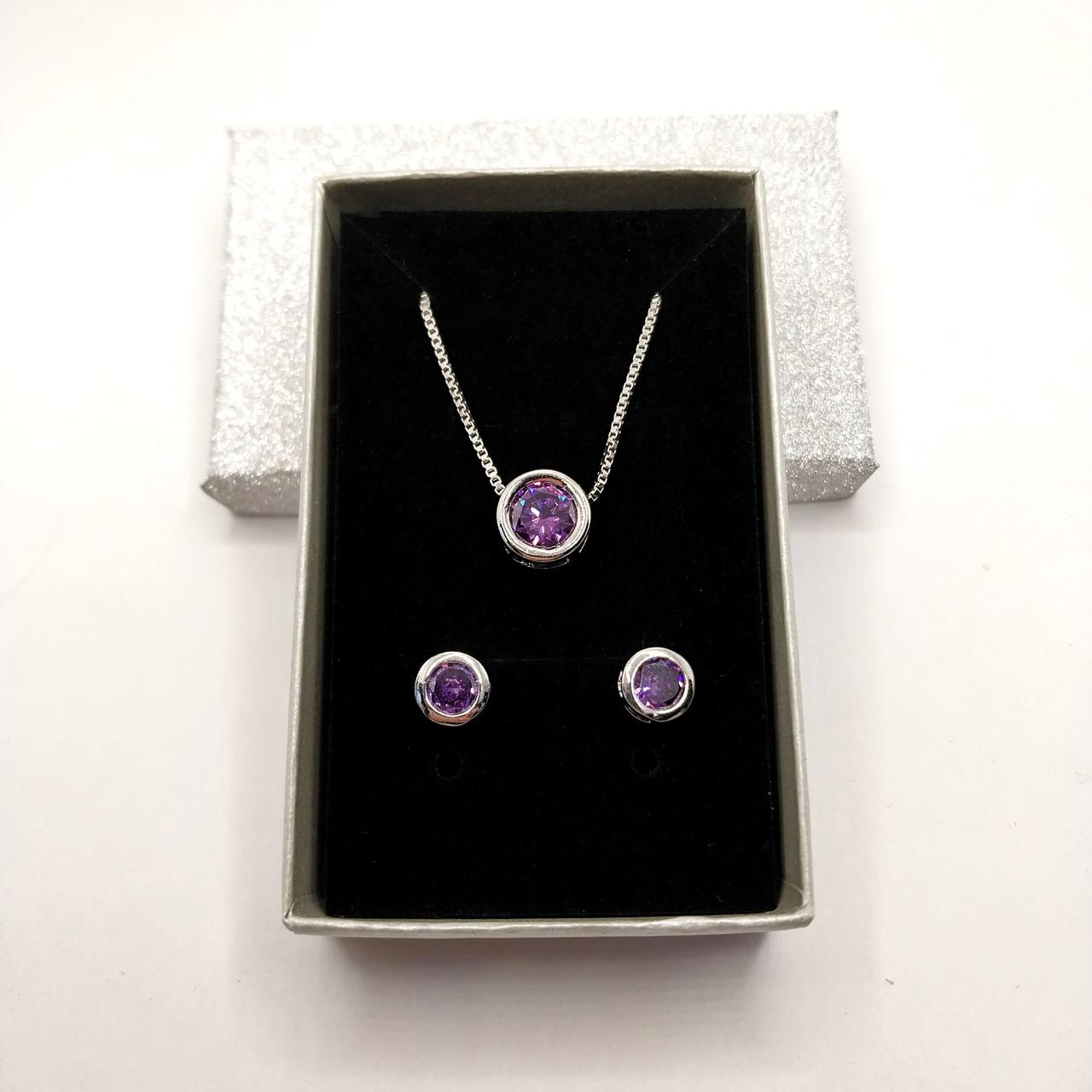 Набор украшений серьги и колье Xuping Jewelry Диски аметист с цирконами в оправе ювелирный сплав с покрытием серебром в коробочке (16277)
