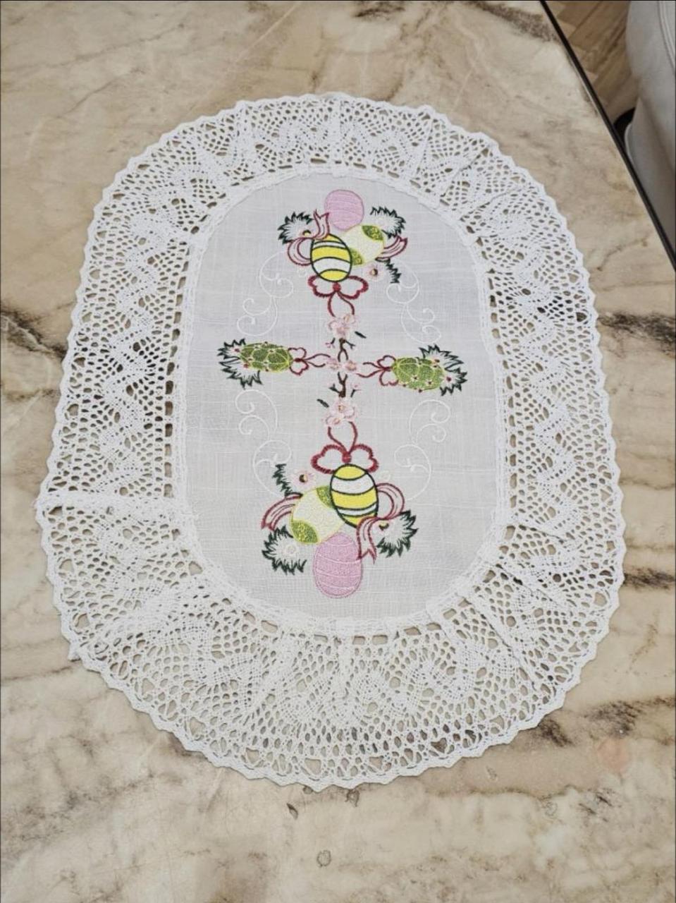 Салфетка пасхальная с вышивкой и кружевом праздничный декор стола