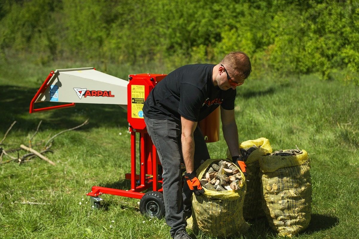 Подрібнювач гілок Arpal на шматки дров з бензиновим двигуном (АМ-80БД) - фото 17