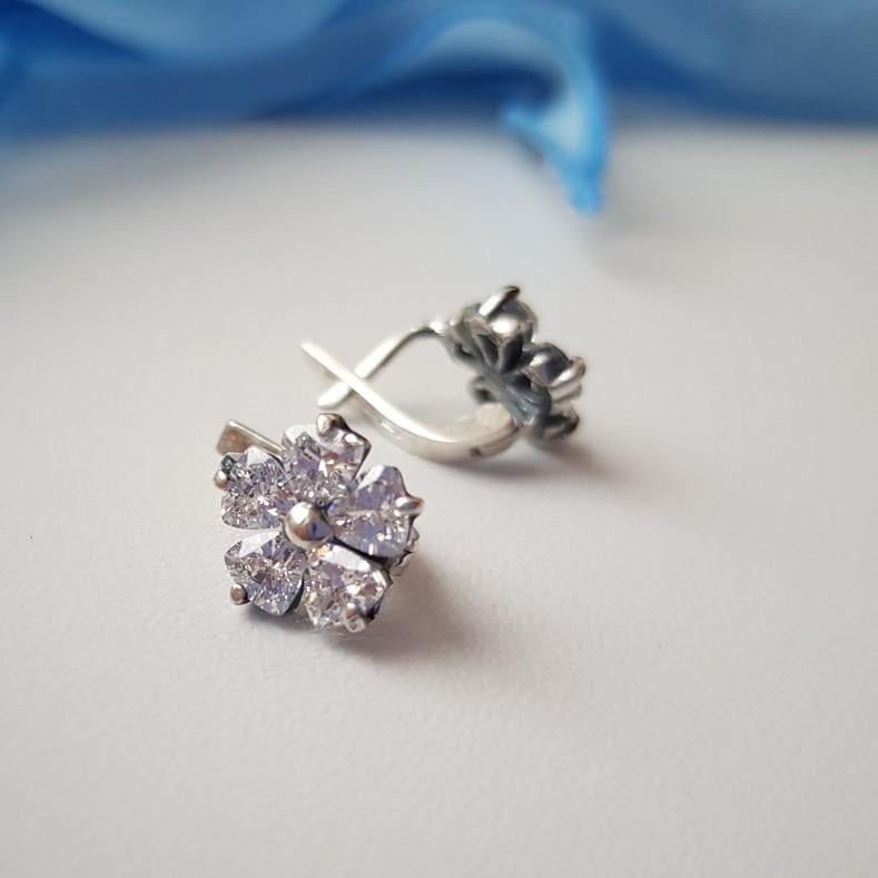 Серьги Цветок с белыми камнями из серебра 925 проба 2,90 г (2270)