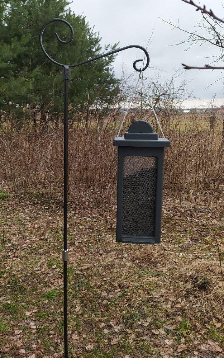 Кормушка для птиц Эйрен бункерного типа из дерева сосны 40х18х11 см Антрацит - фото 4 Кормушка для птиц Эйрен бункерного типа из дерева сосны 40х18х11 см Антрацит - фото 4