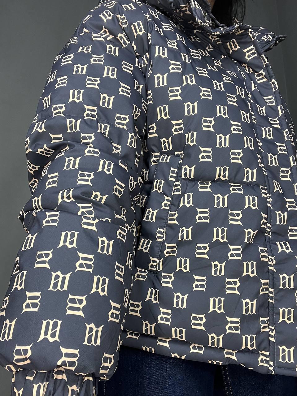 Куртка женская оверсайз демисезонная HAIZIYUAN 192 с капюшоном с узором L Графитовый (3267) - фото 2 Куртка женская оверсайз демисезонная HAIZIYUAN 192 с капюшоном с узором L Графитовый (3267) - фото 2