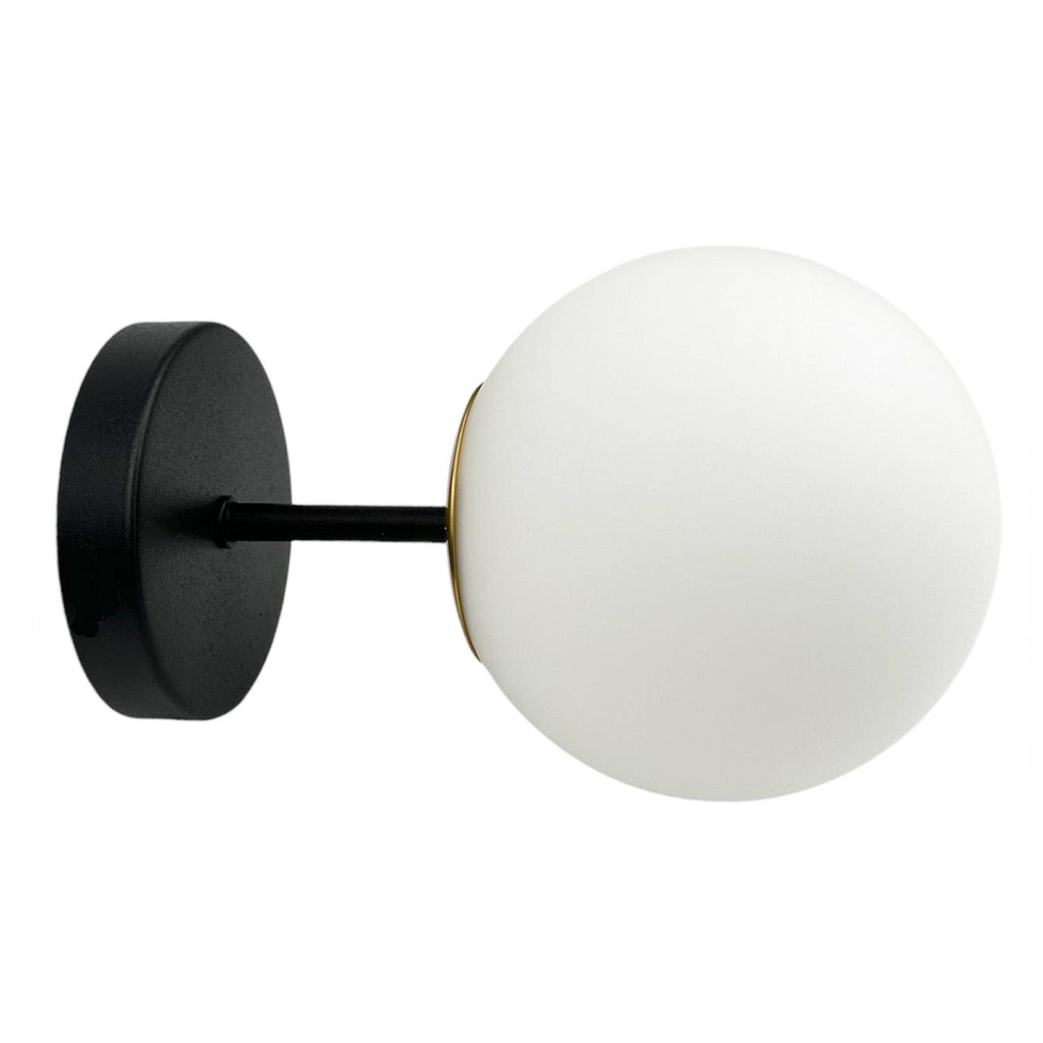 Бра в стилі лофт Frost з матовим скляним плафоном і патроном G9