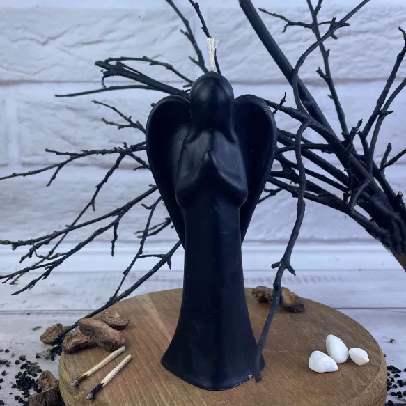 Свеча восковая Ангел Черный (902)