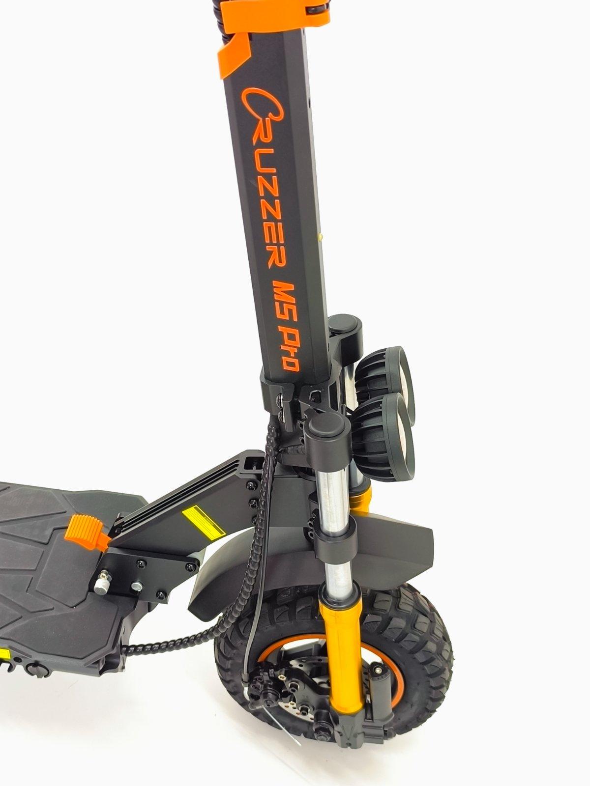 Электросамокат с сидением Cruzzer M5 PRO 2000W 48V 21Ah - фото 4 Электросамокат с сидением Cruzzer M5 PRO 2000W 48V 21Ah - фото 4