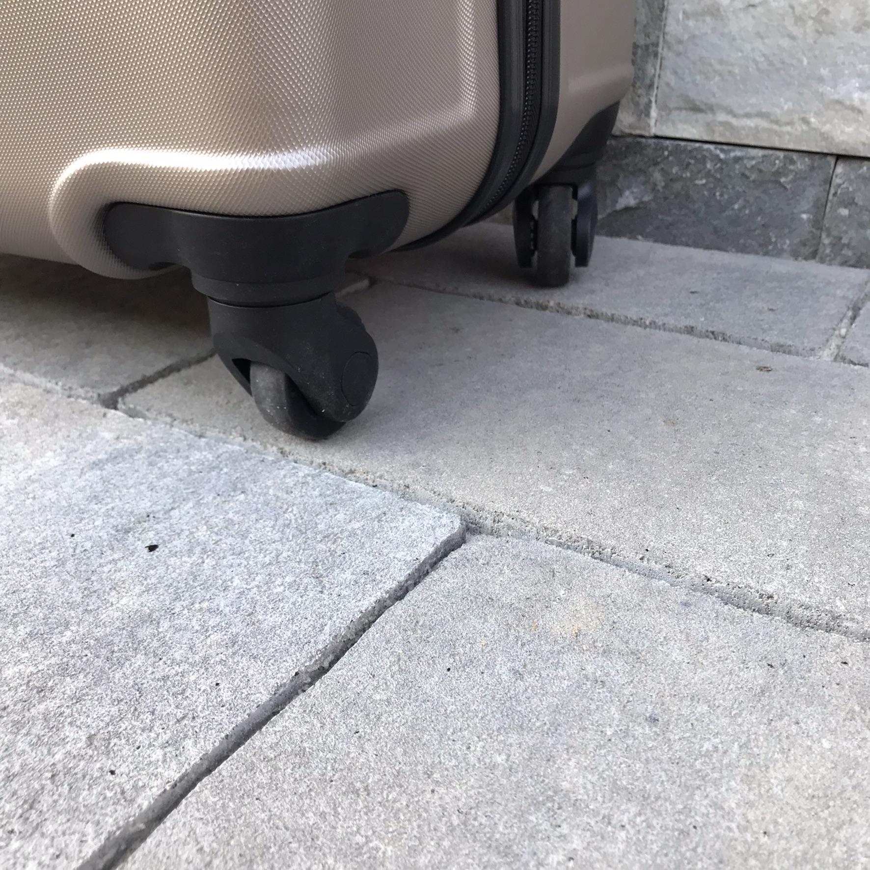 Валіза дорожня Wings 147 з полікарбонату L 75х48х30 см Шампань (10820061) - фото 5 Валіза дорожня Wings 147 з полікарбонату L 75х48х30 см Шампань (10820061) - фото 5