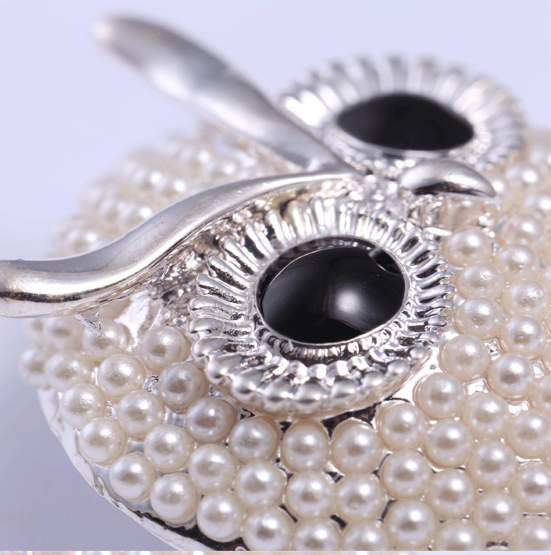 Брошка жіноча Сова 39x33 мм 14,5 г Білий (494693340) - фото 3 Брошка жіноча Сова 39x33 мм 14,5 г Білий (494693340) - фото 3