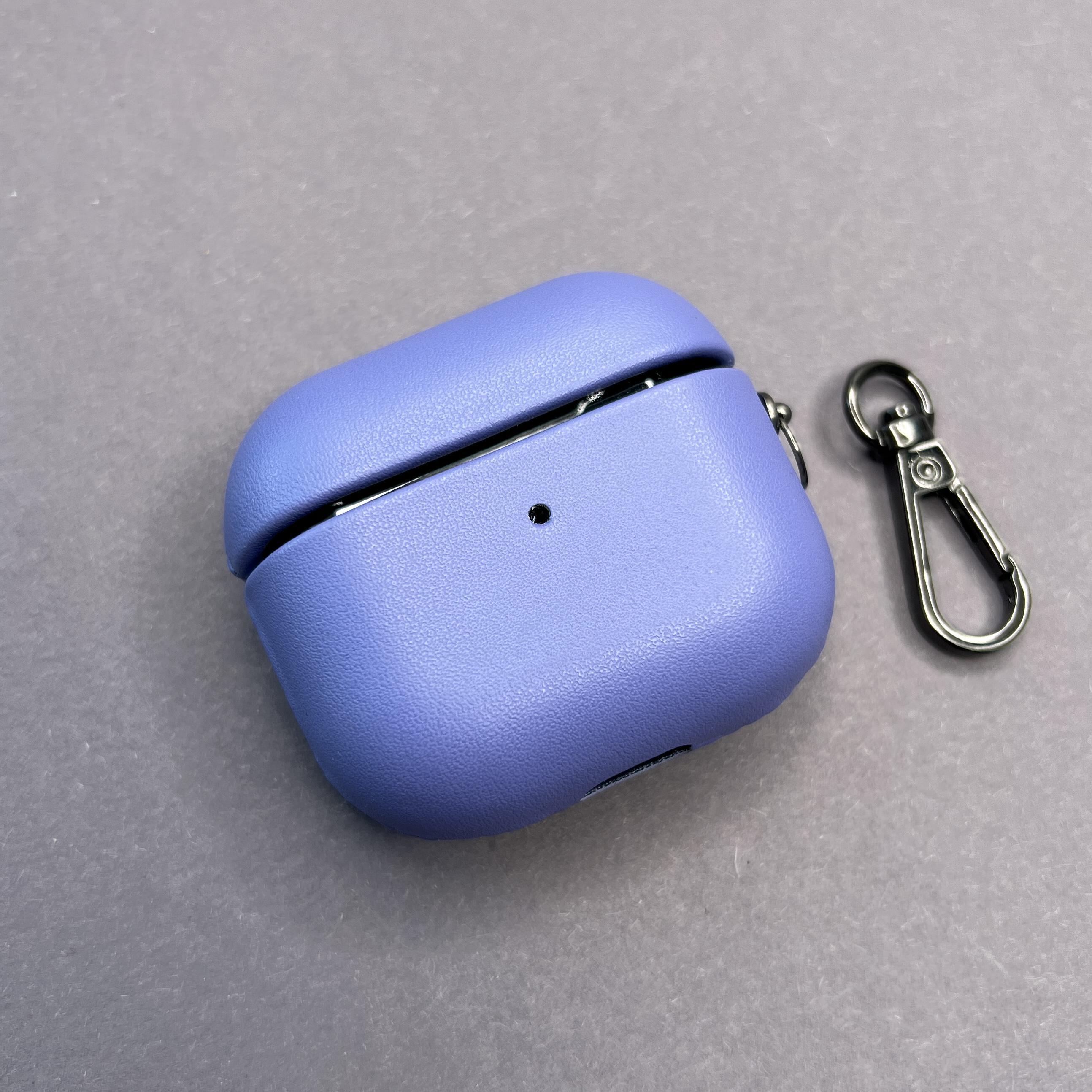 Чехол Leather Nappa для Apple Airpods 3 с карабином противоударный кожаный - фото 1