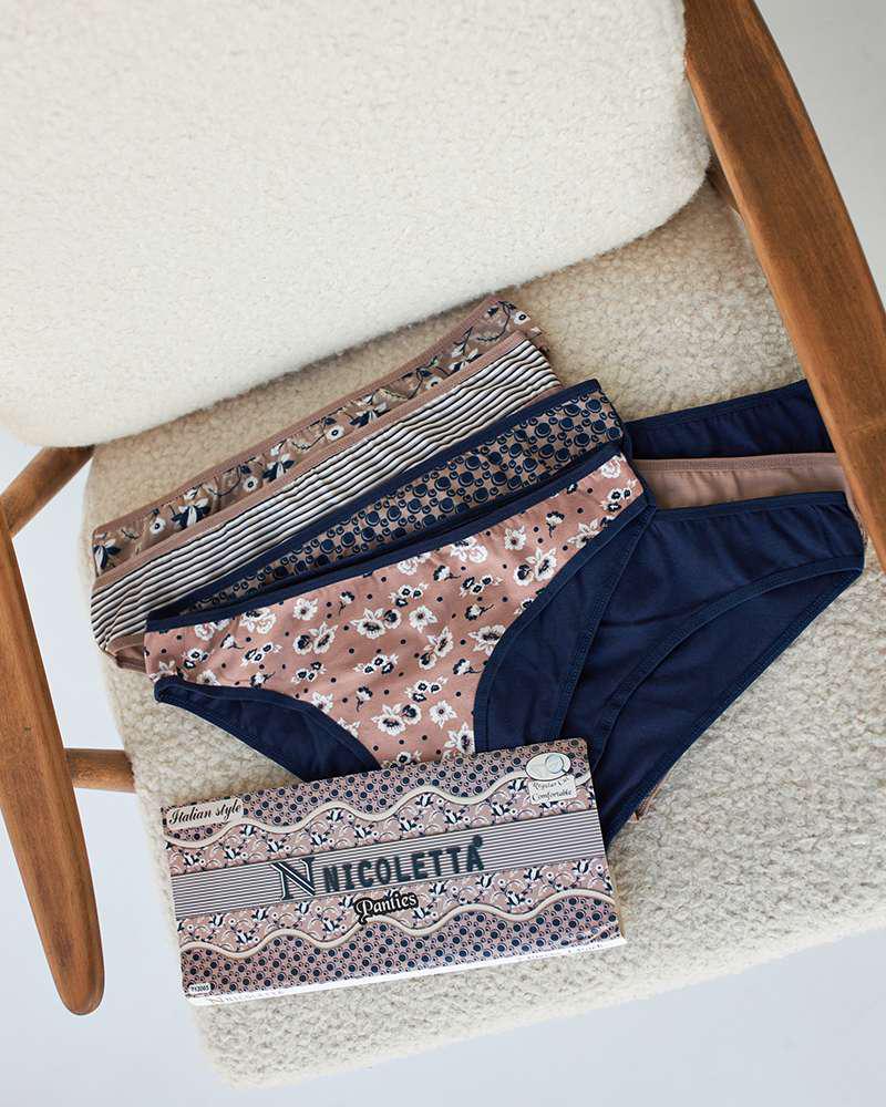 Набор трусиков женских 7 шт. M Разноцветный (713065)
