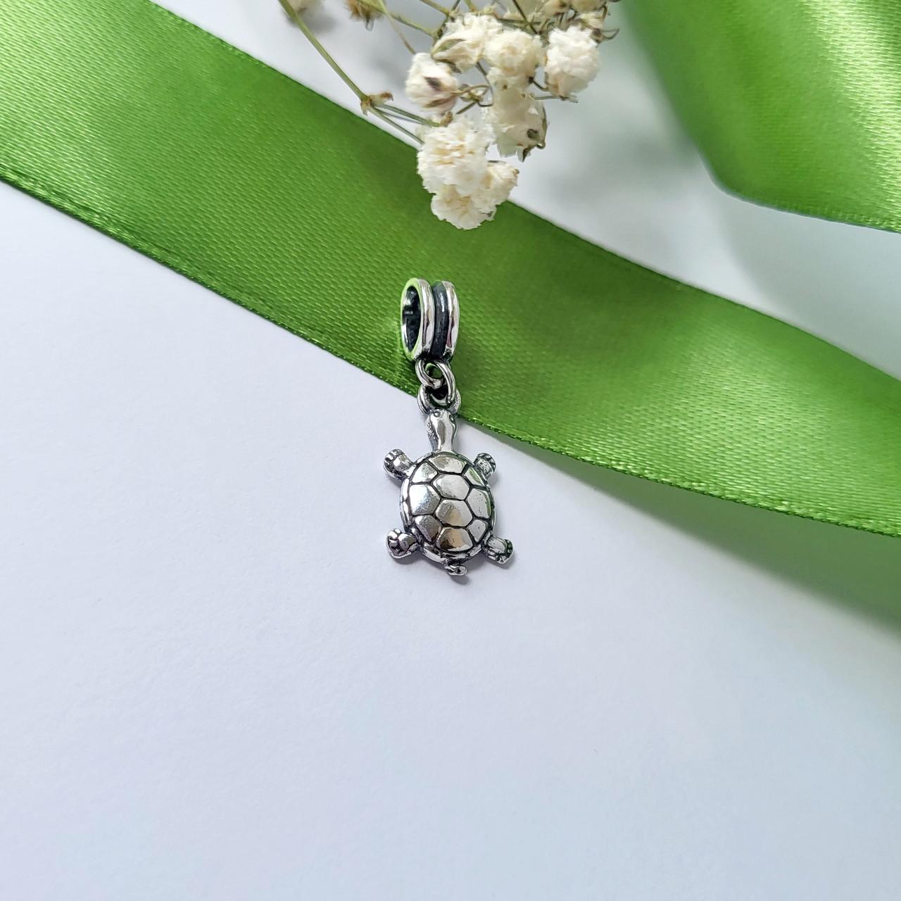 Шарм з підвіскою Черепашка чорнене срібло 925 проби 2,30 г (841ч)