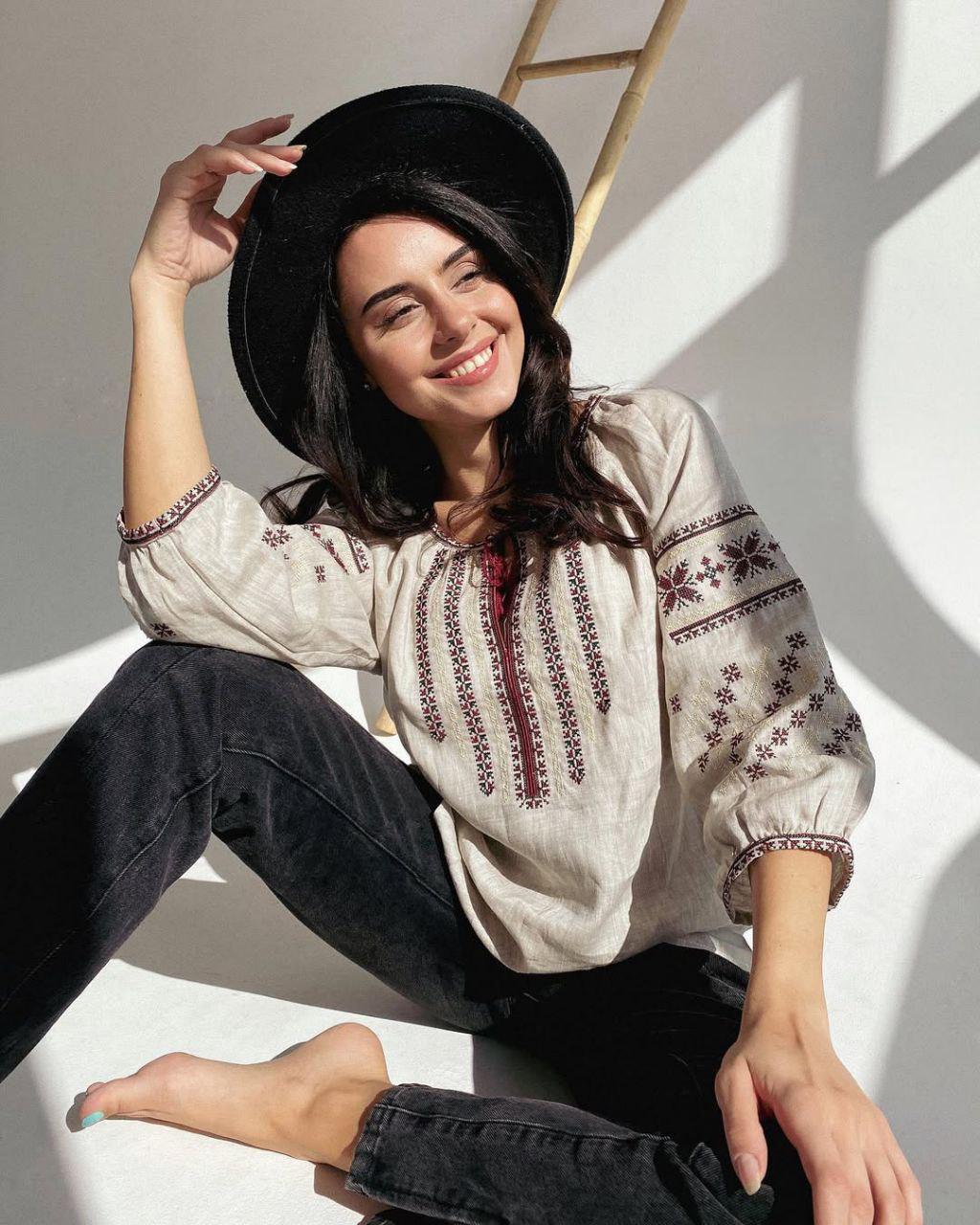 Вышиванка женская р. 52 Бежевый (823)