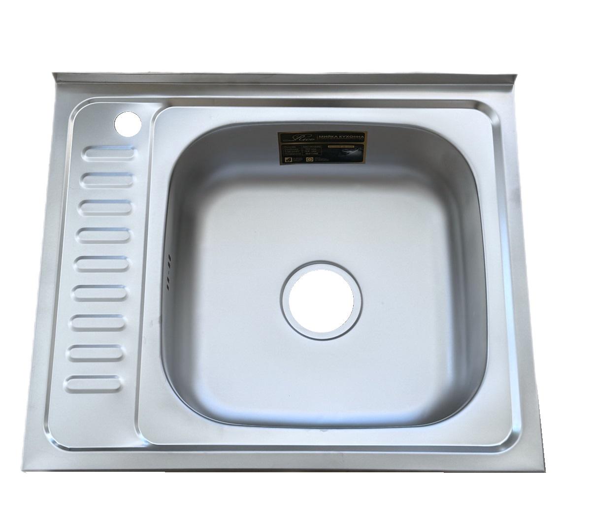 Мойка нержавейка накладная Rico правая матовая 0,6 мм 500х600х160 мм (RC5060R-06-160E)