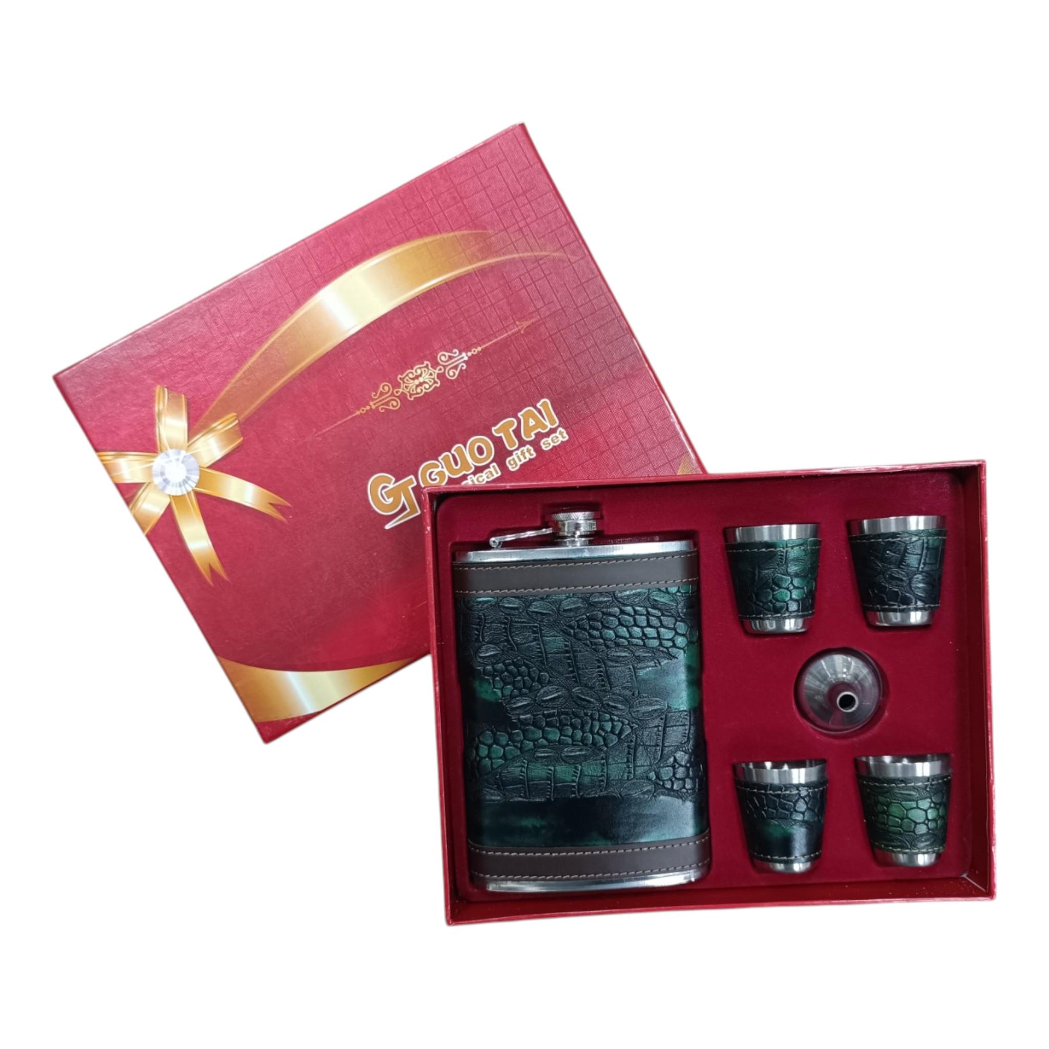 Набір подарунковий GT Alligator 6в1 фляга/лійка/стопки 4 шт. 9Oz 256 мл (26621597) - фото 1 Набір подарунковий GT Alligator 6в1 фляга/лійка/стопки 4 шт. 9Oz 256 мл (26621597) - фото 1