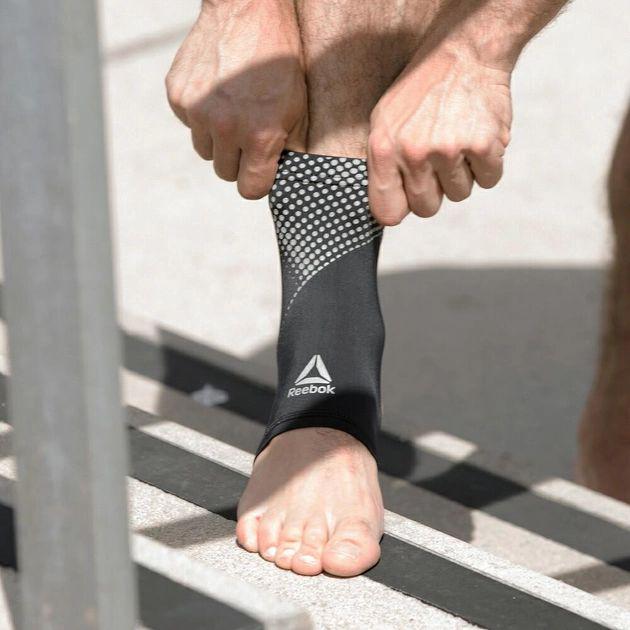 Фіксатор щиколотки Reebok ANKLE SUPPORT L Чорно-сірий (RRSU-13125) - фото 7