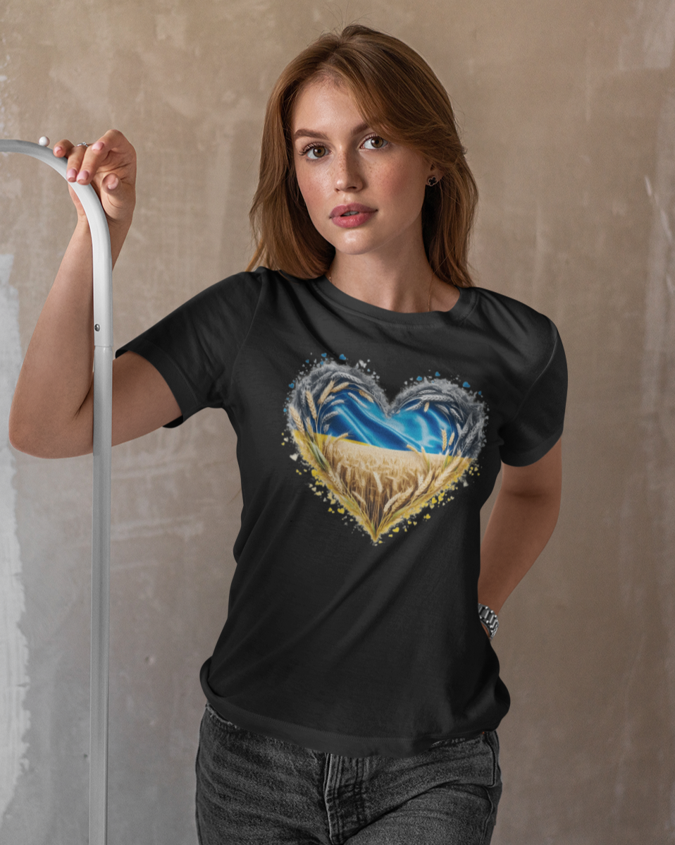 Футболка женская Mishe 21100005 патриотическая с сердцем 3XL Черный (21100005_17) - фото 2 Футболка женская Mishe 21100005 патриотическая с сердцем 3XL Черный (21100005_17) - фото 2