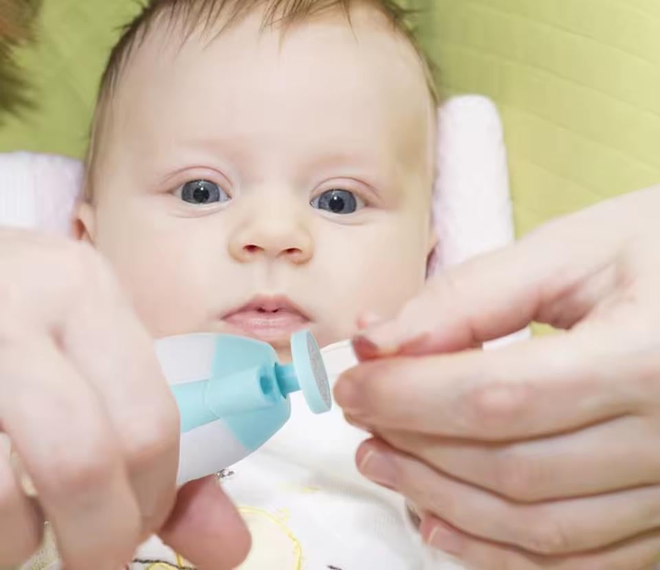 Тример електричний дитячий для нігтів з 6 насадками та підсвіткою у футлярі Блакитний (2689612477) - фото 7