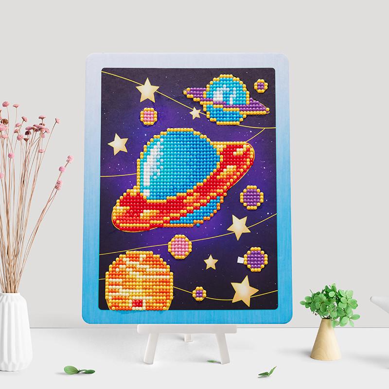 Алмазная мозаика для детей ColorArt с подставкой Планеты 40х50 см Алмазная мозаика для детей ColorArt с подставкой Планеты 40х50 см