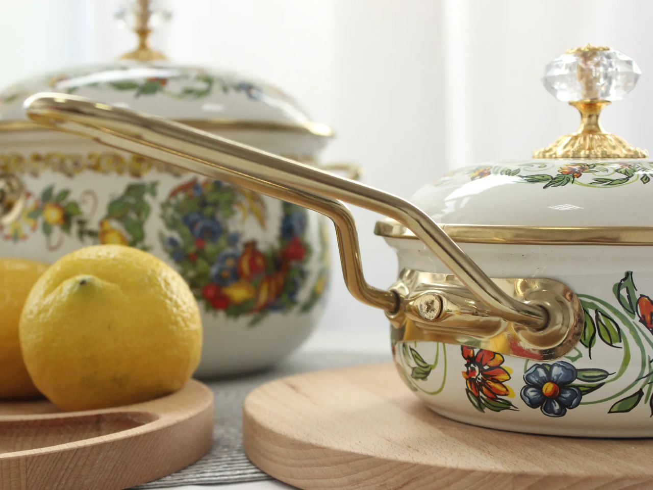 Ковш эмалированный Elmani VITALY с крышкой 0,9 л (763-023) - фото 5 Ковш эмалированный Elmani VITALY с крышкой 0,9 л (763-023) - фото 5