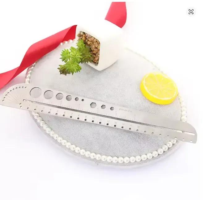 Линейка разметочная стальная многофункциональная с отверстиями 260 мм (28545799) - фото 2 Линейка разметочная стальная многофункциональная с отверстиями 260 мм (28545799) - фото 2