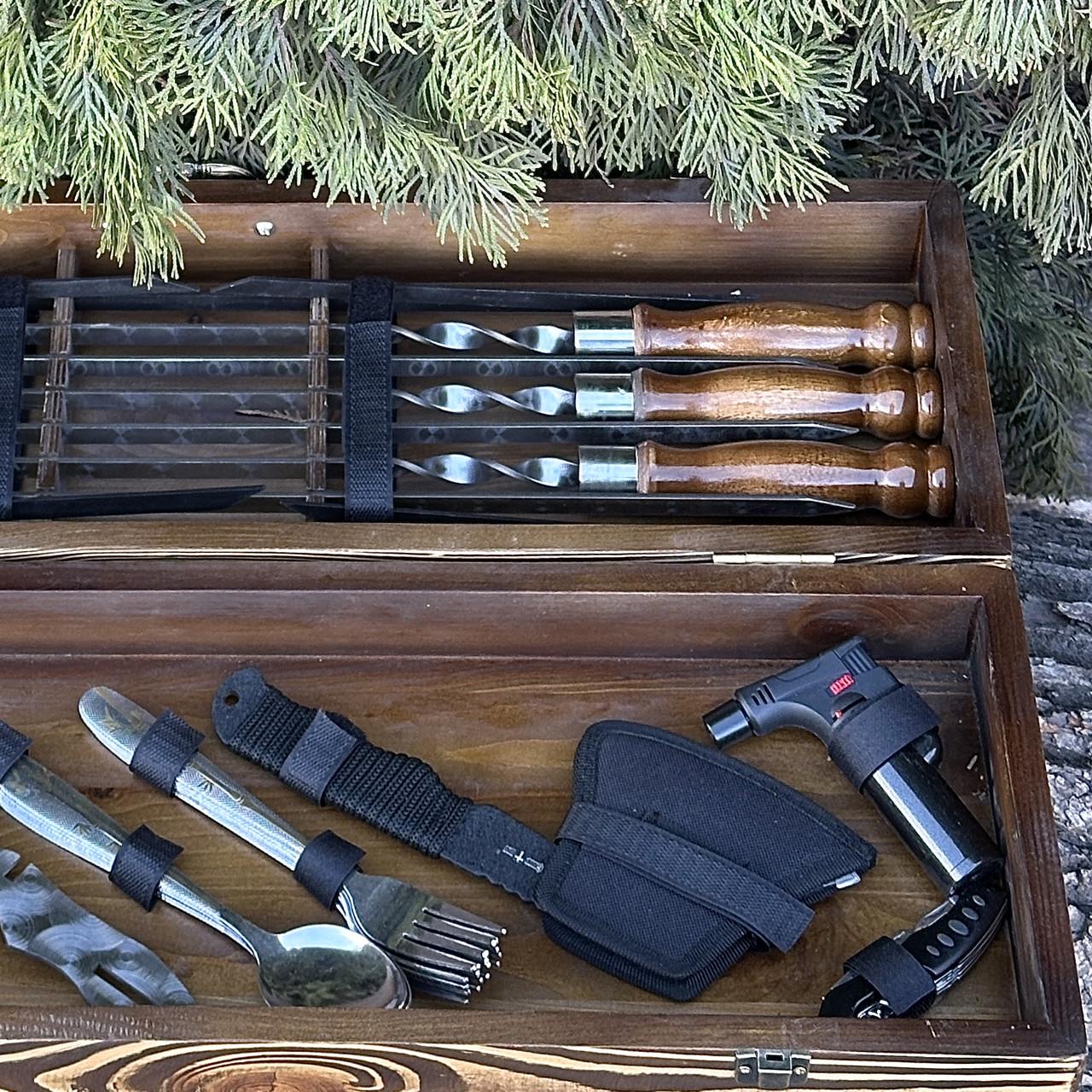 Подарунковий набір шампурів з аксесуарами Mzavod Гетьман із нержавіючої сталі в дерев’яному кейсі 720x120x210 мм (136-17-1190710000854) - фото 6 Подарунковий набір шампурів з аксесуарами Mzavod Гетьман із нержавіючої сталі в дерев’яному кейсі 720x120x210 мм (136-17-1190710000854) - фото 6