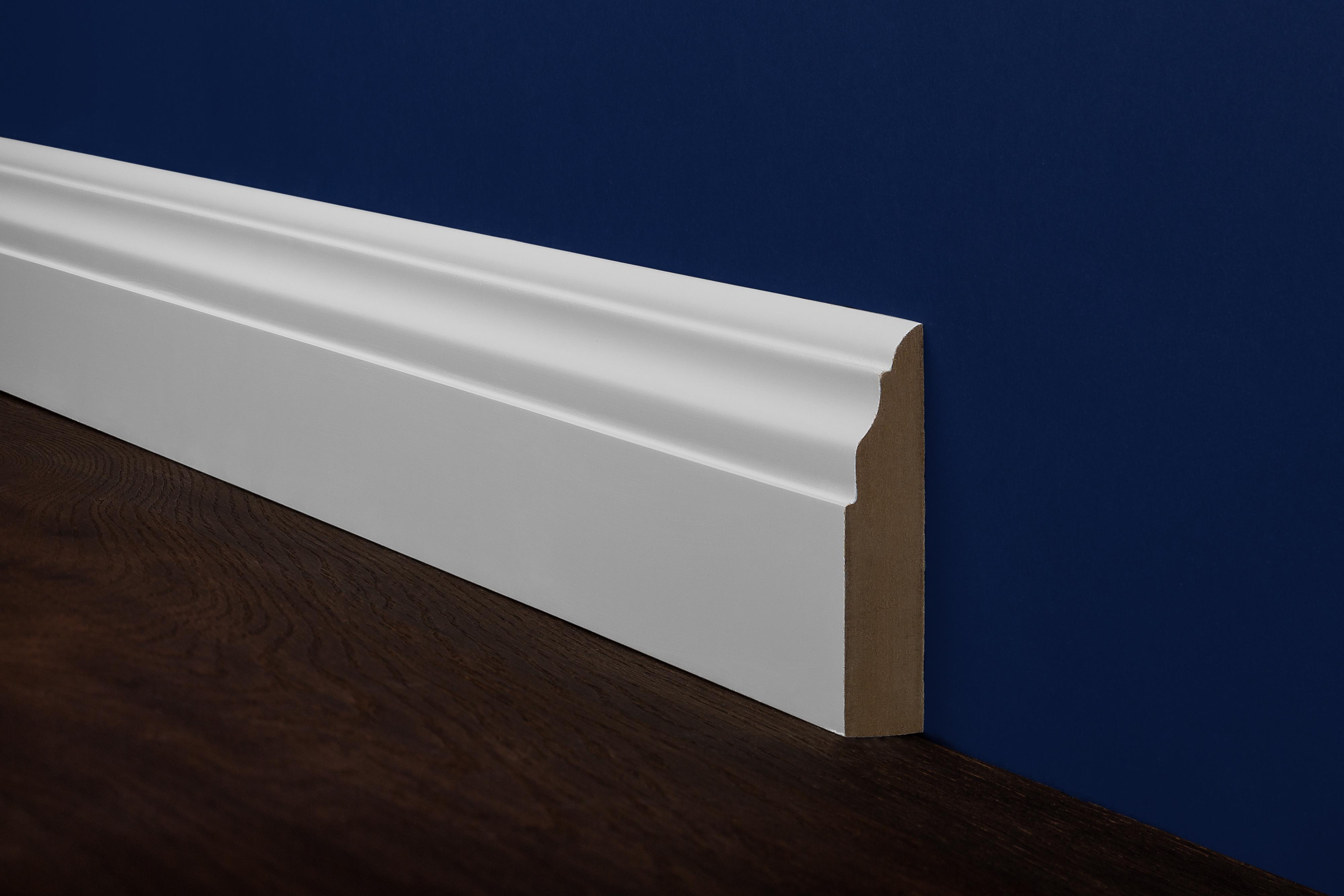 Плинтус ЕМС-015 МДФ крашеный 16х60х2700 мм Белый