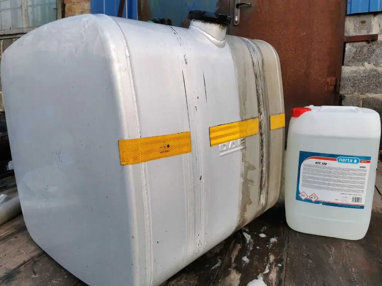 Очисник кислотний колісних дисків та алюмінієвих баків для видалення стійких забруднень ATC 100 Nerta 1 л - фото 5 Очисник кислотний колісних дисків та алюмінієвих баків для видалення стійких забруднень ATC 100 Nerta 1 л - фото 5