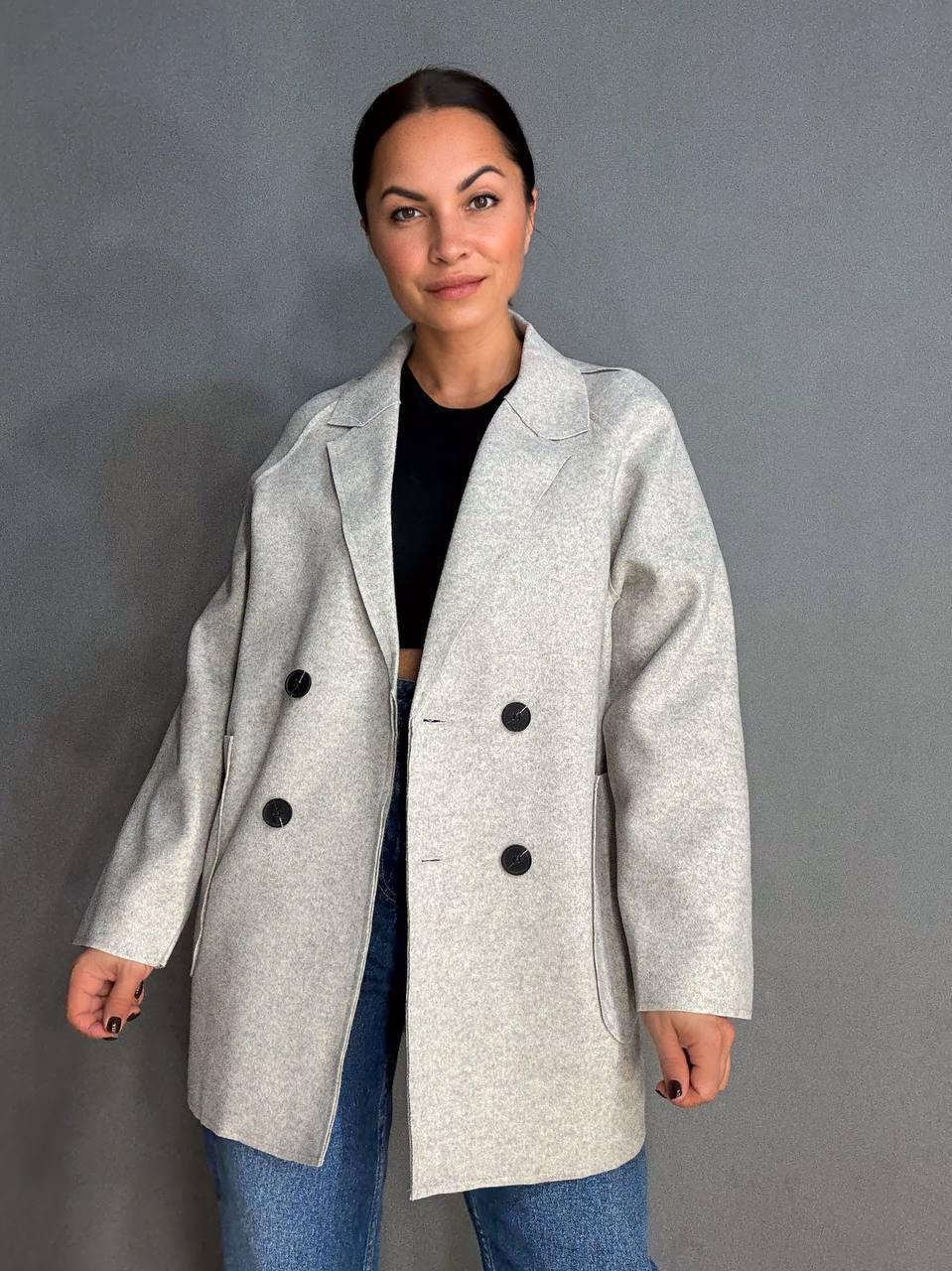 Жакет женский LADY YEP 2057 удлиненный пиджак наложенные карманы пуговицы OS Бежевый (1228)