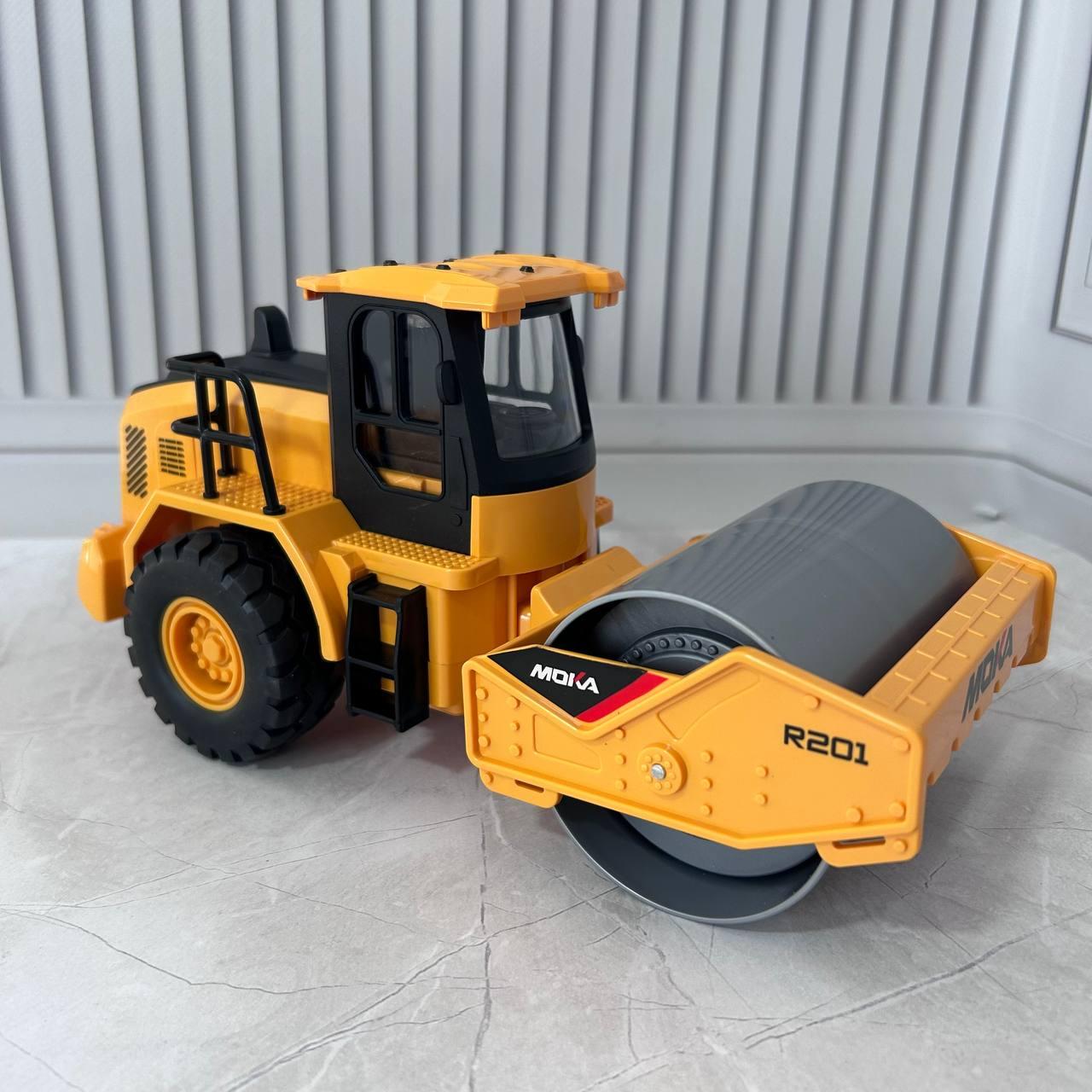 Іграшка дитяча Moka 2136 Каток на радіокеруванні акумуляторний (2590263622) - фото 2 Іграшка дитяча Moka 2136 Каток на радіокеруванні акумуляторний (2590263622) - фото 2