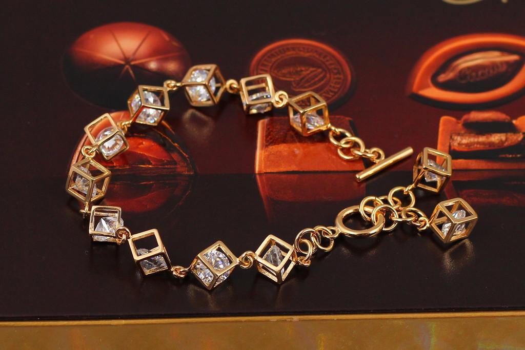 Браслет Xuping Jewelry Кубики с камнями в середине 18 см 9 мм Золотистый (1739631145)