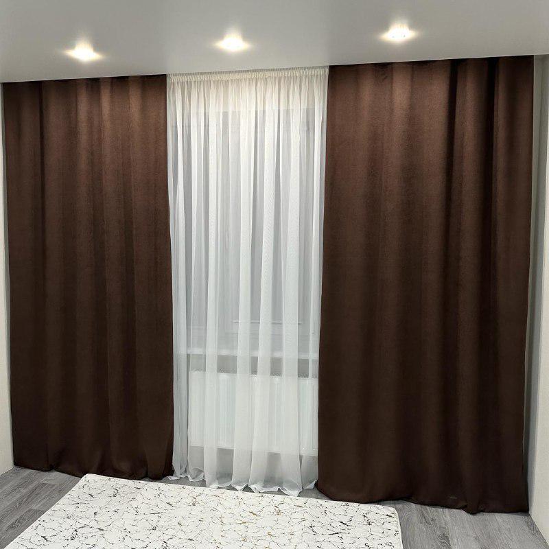 Комплект штор микровелюр 2 шт. 1,5х2,7 м готовые на шторной тесьме 6 см Коричневый (petek-V13) - фото 1 Комплект штор микровелюр 2 шт. 1,5х2,7 м готовые на шторной тесьме 6 см Коричневый (petek-V13) - фото 1