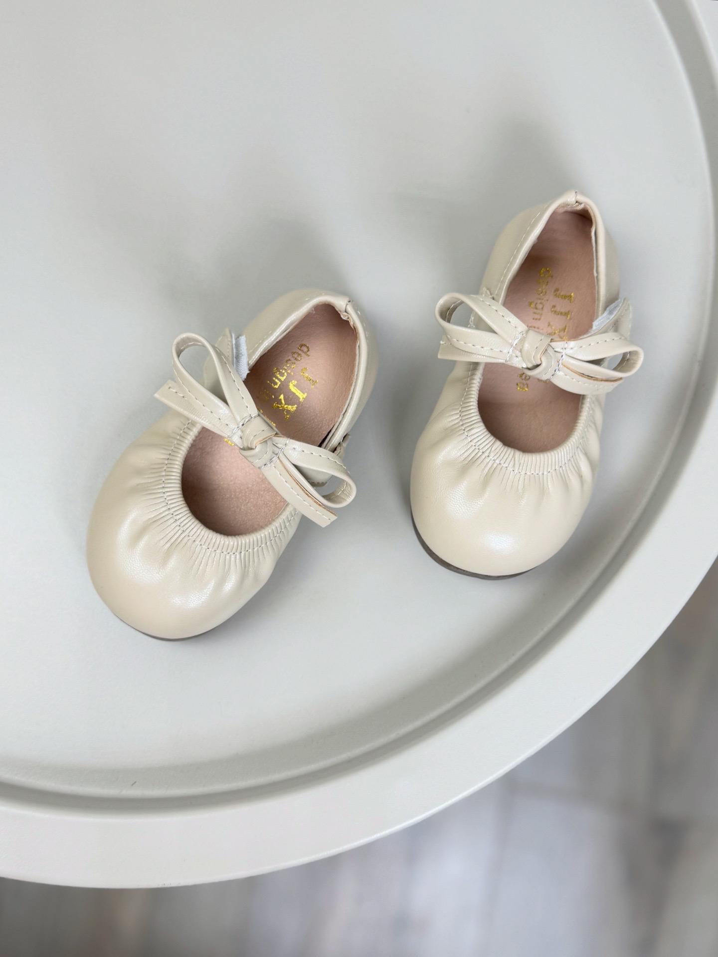 Туфлі дитячі 1576 р. 21 Бежевий (27767608) Туфлі дитячі 1576 р. 21 Бежевий (27767608)