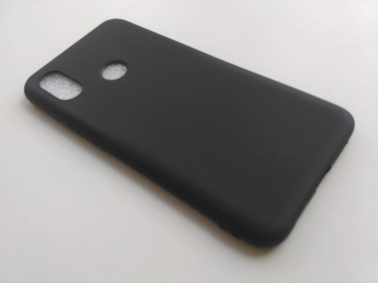 Силиконовый чехол Xiaomi Mi 8 SE матовый Черный - фото 3 Силиконовый чехол Xiaomi Mi 8 SE матовый Черный - фото 3